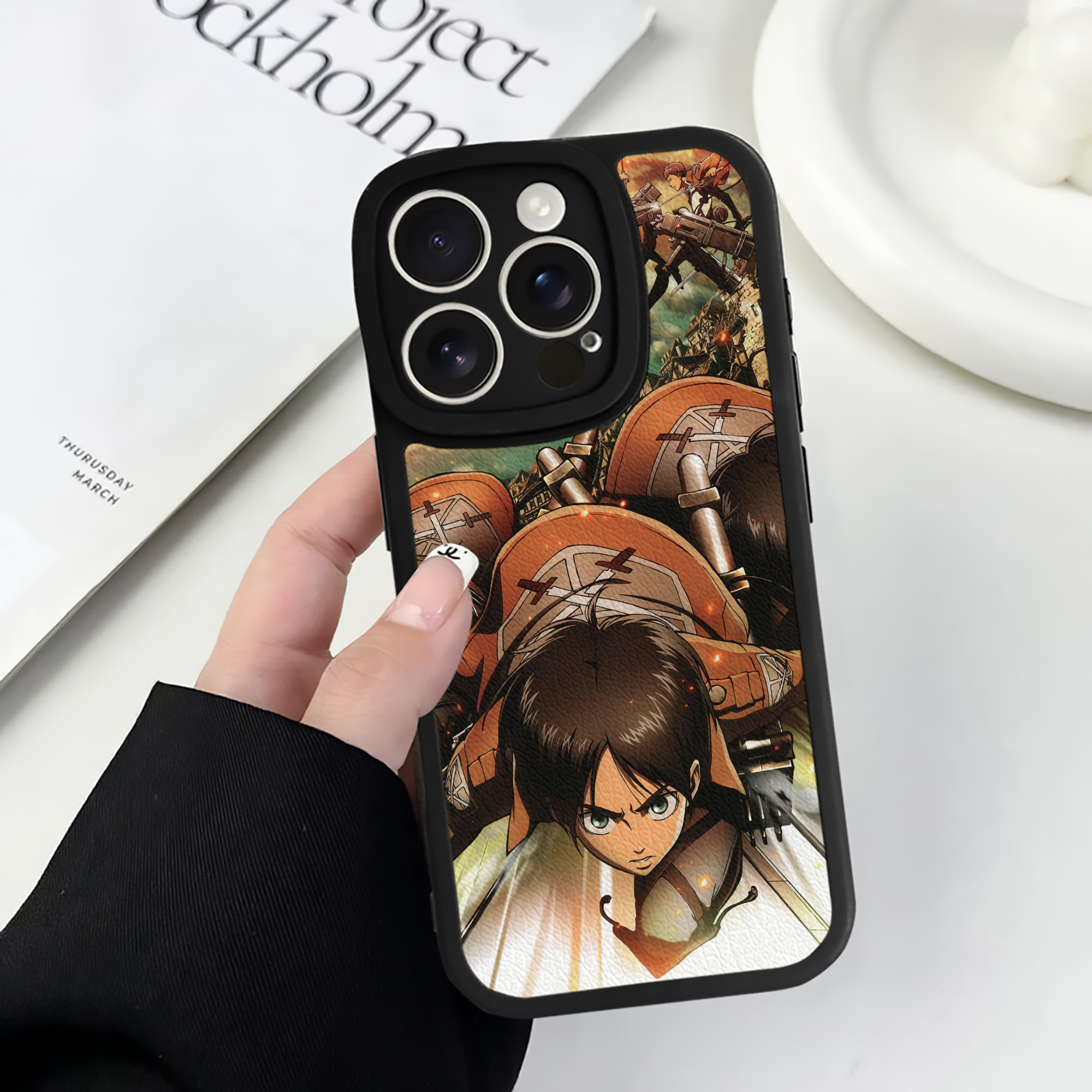 （画像用） 進撃の巨人 Attack on Titan 【iPhone 16シリーズ対応】シリコンスマホケース（レザー調） 材質：シリコン